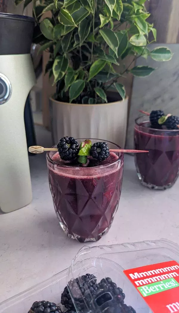 Zumo Detox de Mora y Kiwi