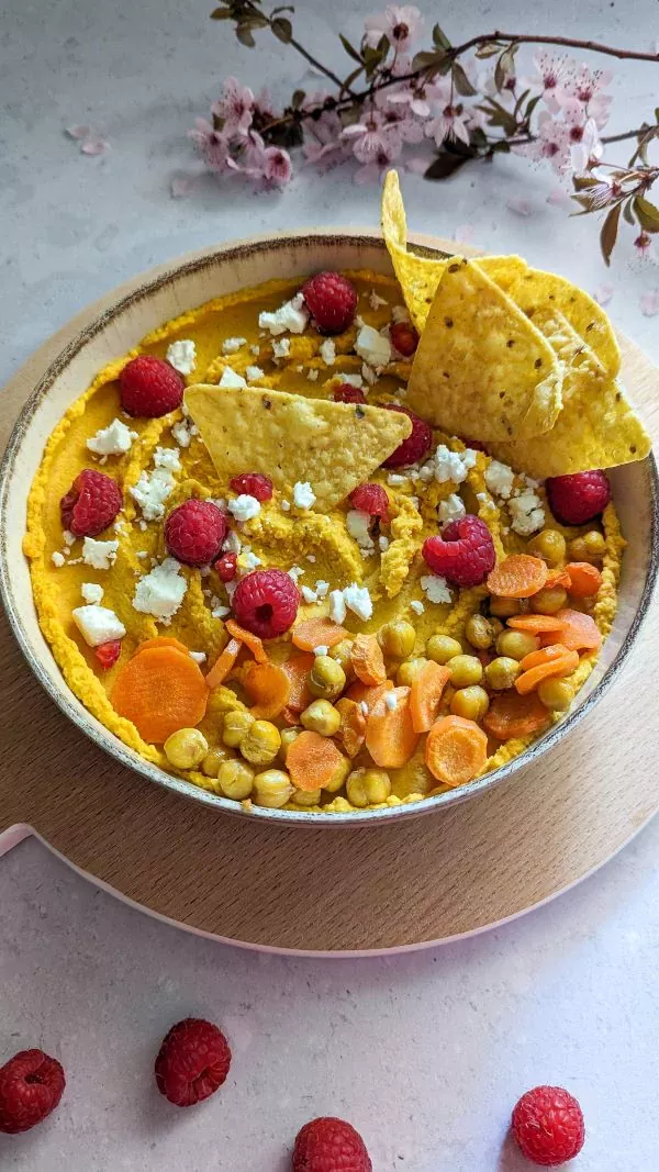 Hummus de zanahorias con frambuesas