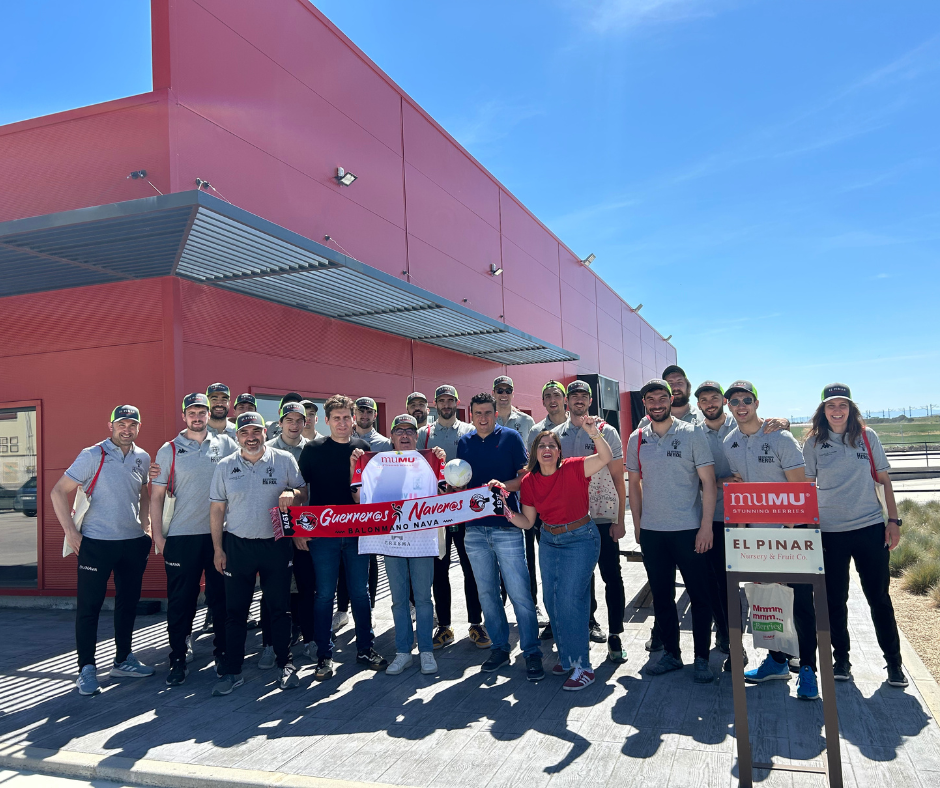 Fresas, jugadores y… ¡mucho balonmano!