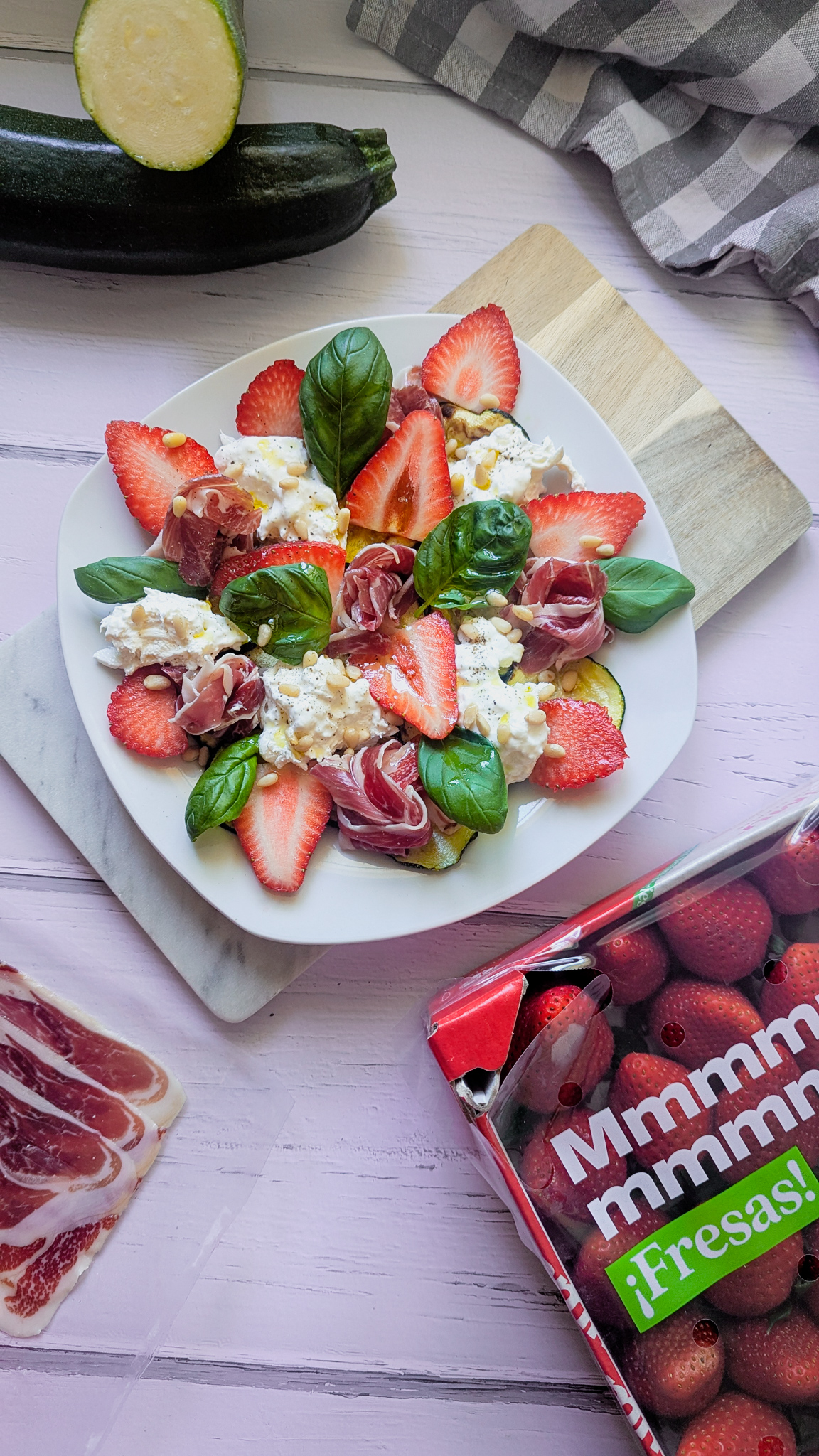  Ensalada de Calabacín a la Plancha con Fresas una Sinfonía de Sabores