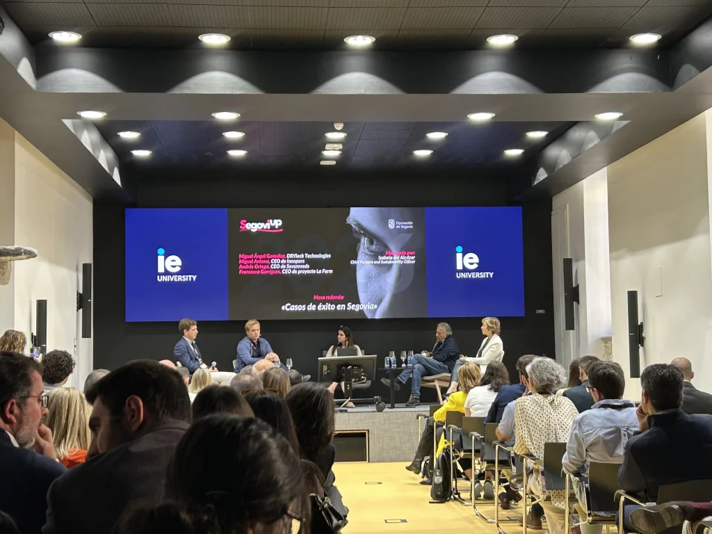 Mesa redonda en la III edición de SegoviUp.